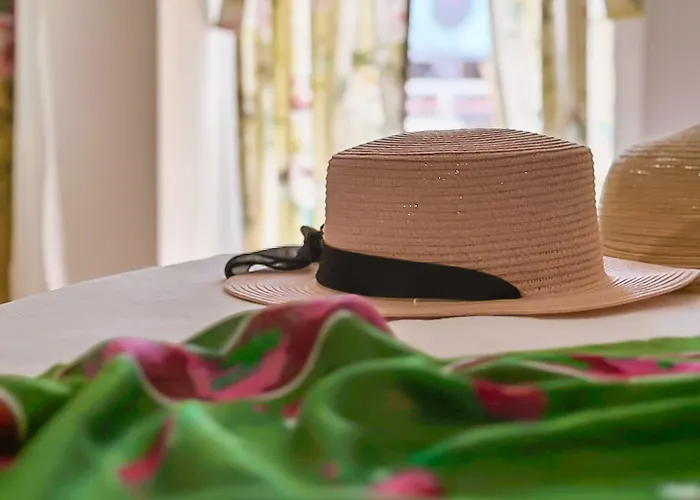 Abelia * Küçükkuyu